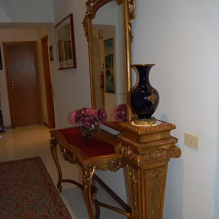 Sessoriana Bed and Breakfast *