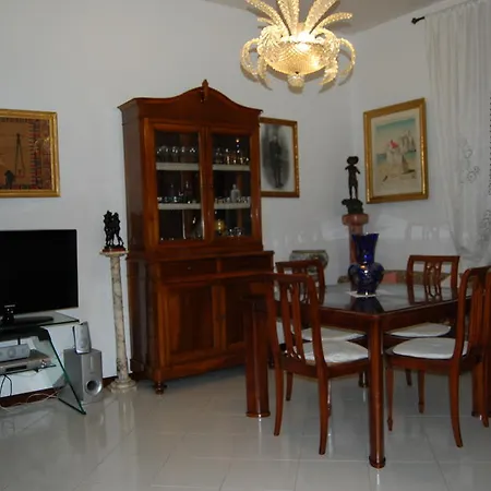 Sessoriana Bed and Breakfast *